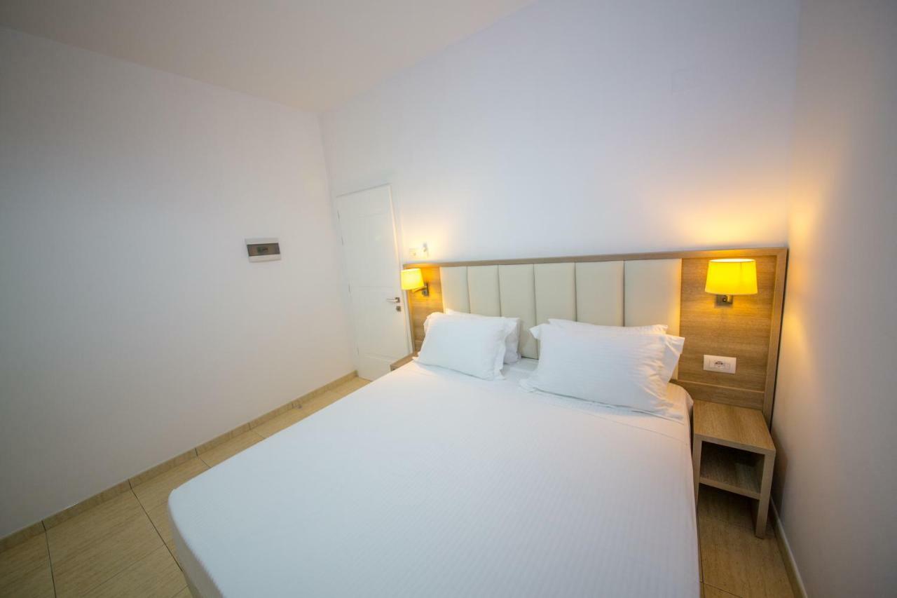Hotel Alina Sarandë Eksteriør bilde