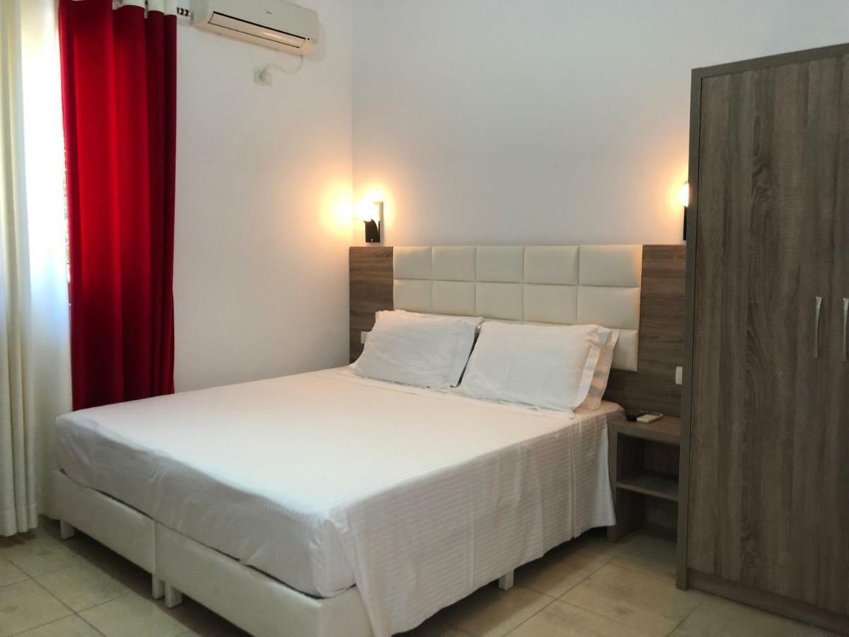 Hotel Alina Sarandë Eksteriør bilde